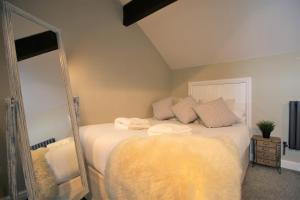 Stylish Loft Apartment by Property Promise