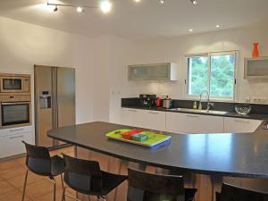 Villas Holiday home with views and private pool : photos des chambres