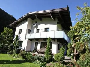 Apartment in Aschau im Zillertal near Ski Area - Haslach