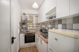 Relaxing Studio Near ParkLake Mall with Metro Access