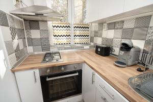 Relaxing Studio Near ParkLake Mall with Metro Access