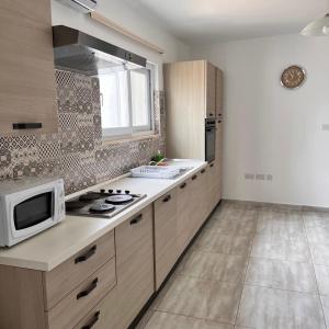F3 Room 3, Private Room two single beds shared bathroom
