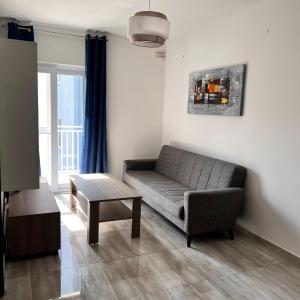 F3 Room 3, Private Room two single beds shared bathroom