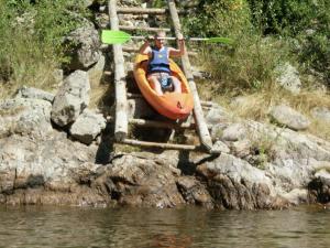 Maisons de vacances Snug holiday home in Duni re Sur Eyrieux with swimming pool : photos des chambres