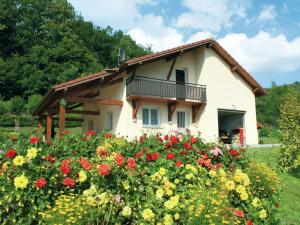 Maisons de vacances Holiday home in Le Haut Du Them a drive from nature reserve : photos des chambres