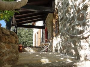 Maisons de vacances Snug holiday home in Duni re Sur Eyrieux with swimming pool : photos des chambres