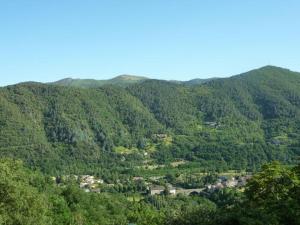 Maisons de vacances Snug holiday home in Duni re Sur Eyrieux with swimming pool : photos des chambres