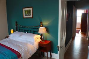 Grand top floor apartment in the Royal Bank House