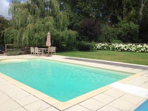 Maisons de vacances Former customs house with large garden and private pool 4 km from Chinon : photos des chambres