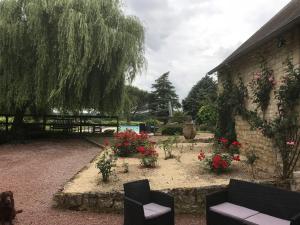 Maisons de vacances Former customs house with large garden and private pool 4 km from Chinon : photos des chambres