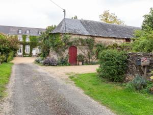 Maisons de vacances Quaint Holiday Home in Loire France with Garden : photos des chambres