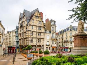 Maisons de vacances Quaint Holiday Home in Loire France with Garden : photos des chambres