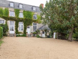 Maisons de vacances Quaint Holiday Home in Loire France with Garden : photos des chambres