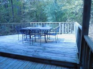 Secluded Home with Mini Waterfall and a Creek in Hot Springs