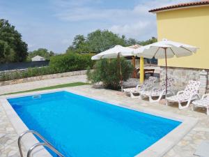 Peaceful Villa in Jur ici with Private Pool