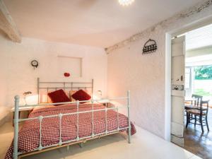 Villas Peaceful Villa Stay in Artigat : photos des chambres