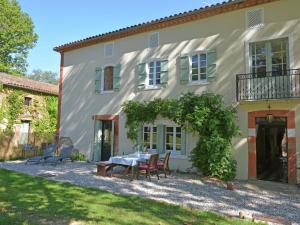 Villas Peaceful Villa Stay in Artigat : photos des chambres