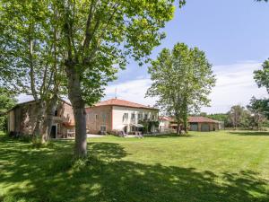 Villas Peaceful Villa Stay in Artigat : photos des chambres