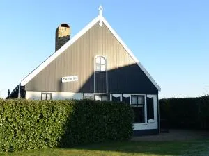 Attractive lodge in the former fishing village - Oosterend