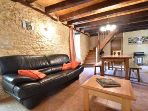 Cozy Holiday Home in Saint-Léon-sur