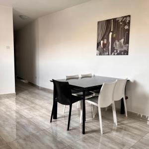 F5 Modern and Bright Apartment in Malta