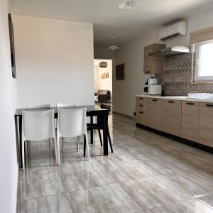 F5 Room 2, Private Room two single beds shared bathroom in shared Flat