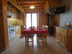 Maisons de vacances Gite Saulxures-sur-Moselotte, 3 pieces, 4 personnes - FR-1-589-281 : photos des chambres
