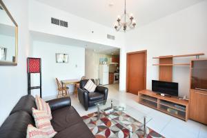 Luxury Escapes - 1BR with Balcony & Stunning Marina View - MVT