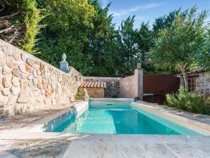 Quaint Holiday Home in Lorgues with Pool