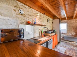 Cottage in Aquitaine with Bubble Bath