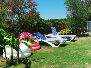 Maisons de vacances Stone house in a vineyard, with swimming pool, near Bordeaux : photos des chambres