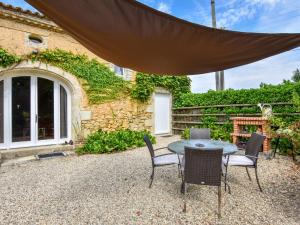 Cottage in Aquitaine with Bubble Bath