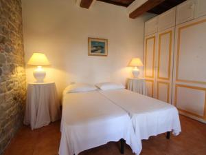 Villa in San Venanzo with Pool and Sauna