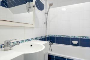 Face à la marina belle maison pour 6