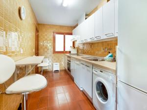 Stay in Historic Laguardia, Sleeps 8