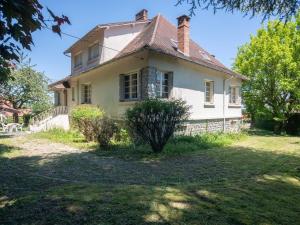 Maisons de vacances Quaint Holiday Home in Payzac with Garden : photos des chambres