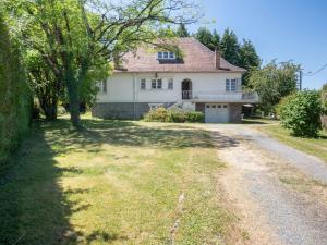 Maisons de vacances Quaint Holiday Home in Payzac with Garden : photos des chambres