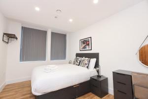 Concert Square Apartments By Happy Days