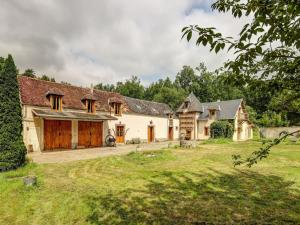 Maisons de vacances Dreamy Holiday Home in Raizeux with Terrace : photos des chambres