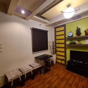 722 Metropolis Tower Unit 212