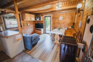Wooden Cabin Zurej with Hot Tub 