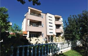 Awesome Apartment In Bibinje With Wifi, 1 Bedrooms And Outdoor Swimming Pool