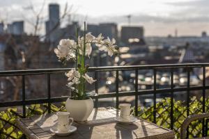 One-Bedroom Apartment with Terrace room in Max Luxury Apartments