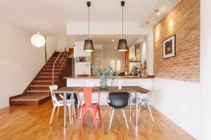 Sleep & Stay- Luxury top floor apt with terrace