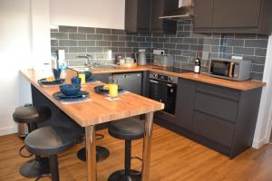 Wisteria 2 bed House - STAYSEEKERS