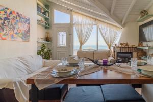 Beach Villa Athanasia - villa with private pool on the beach by PosarelliVillas