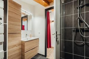 Appartements Cosy studio with balcony and uninterrupted mountain views : photos des chambres