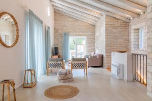 Villa Jacaranda by PosarelliVillas