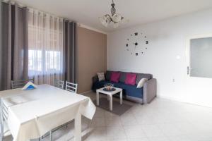 House Jasmin with large garden - by TA Leut Agency