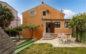 Beautiful apartment in Crikvenica with 3 Bedrooms and WiFi